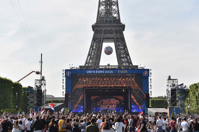 Bars and restaurants will not be able to show Euro 2016 matches outside