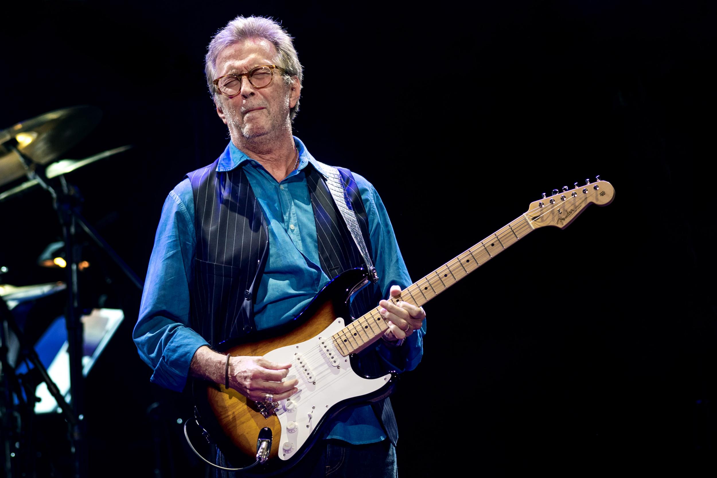 Eric Clapton 'struggling to play guitar' due to nerve ...