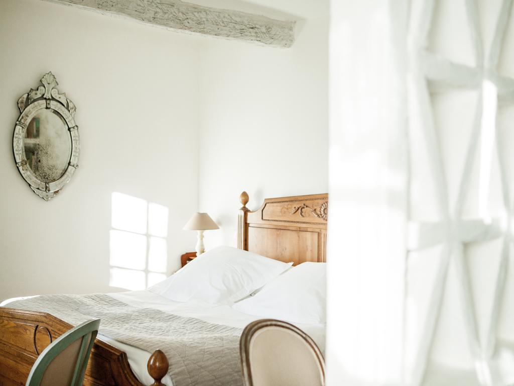 A guest room at Bastide de Moustiers