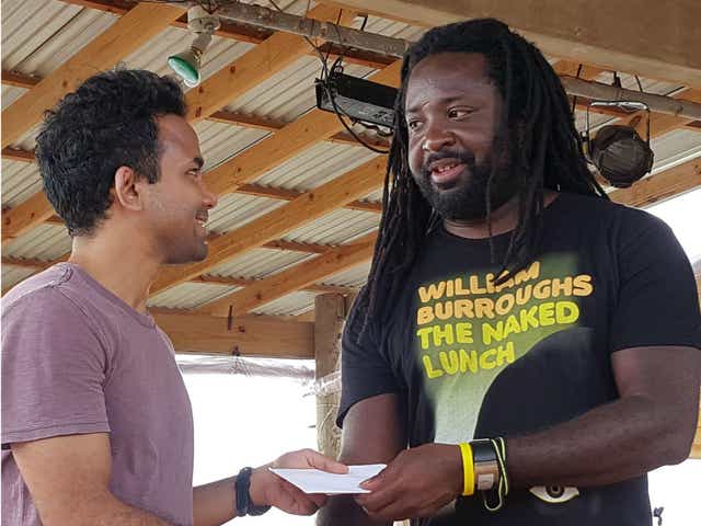 Calabash 2016: Marlon James awarding the overall Commonweath short story prize to Parashar Kulkarni