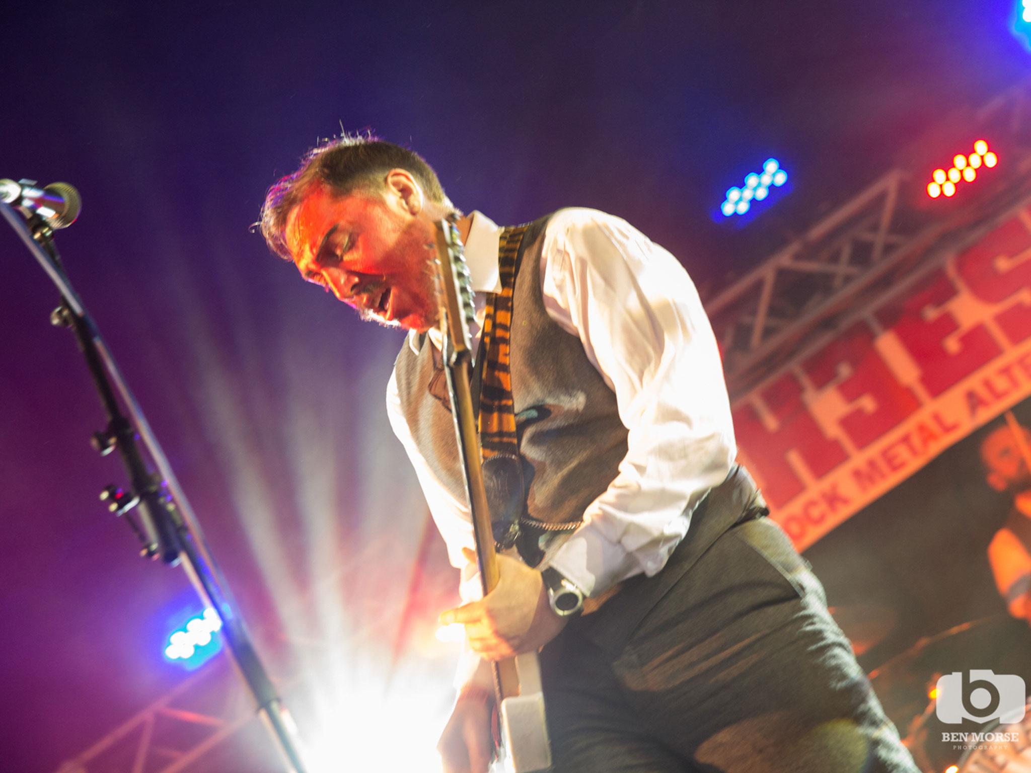Jamie Lenman playing the Cave stage at 2000trees in 2014