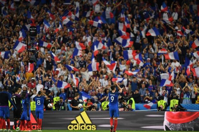 France's players applauding the Stade de France crowd on Friday