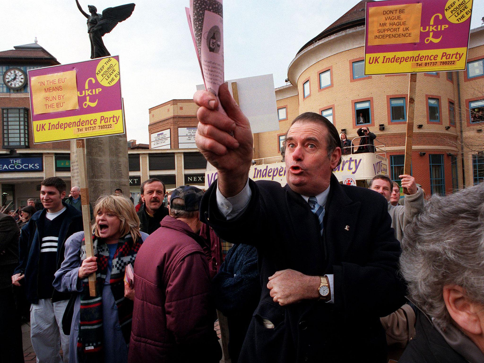 UKIP protesters during William Hague’s ‘Save the Pound’ campaign visit to Woking in February, 2000