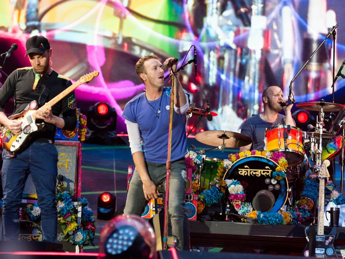 Coldplay Wembley Arena Review Rapturous Reception For Evergreen Masters Of The Big Occasion The Independent The Independent