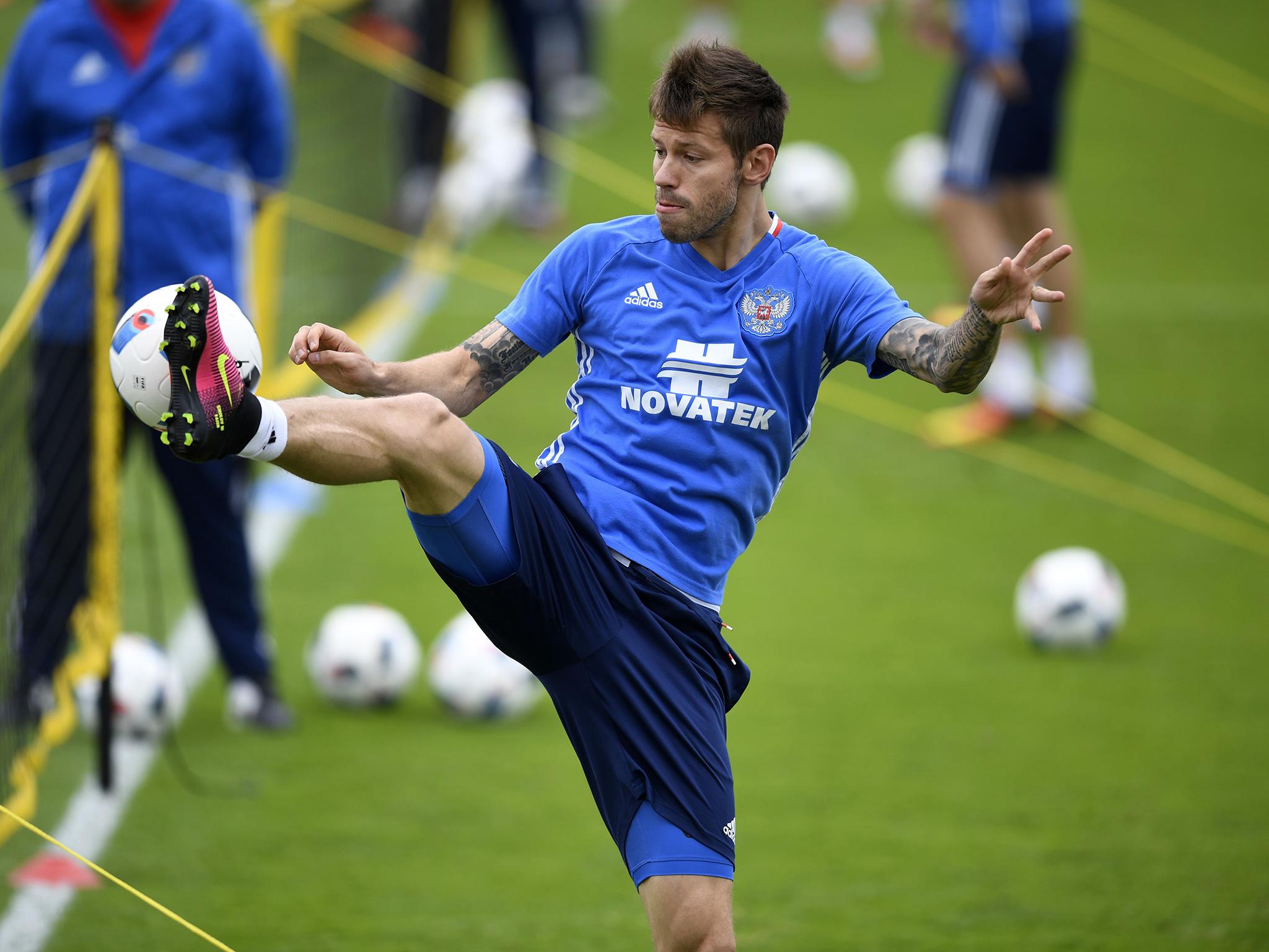 Smolov in training ahead of Russia's clash with Wales