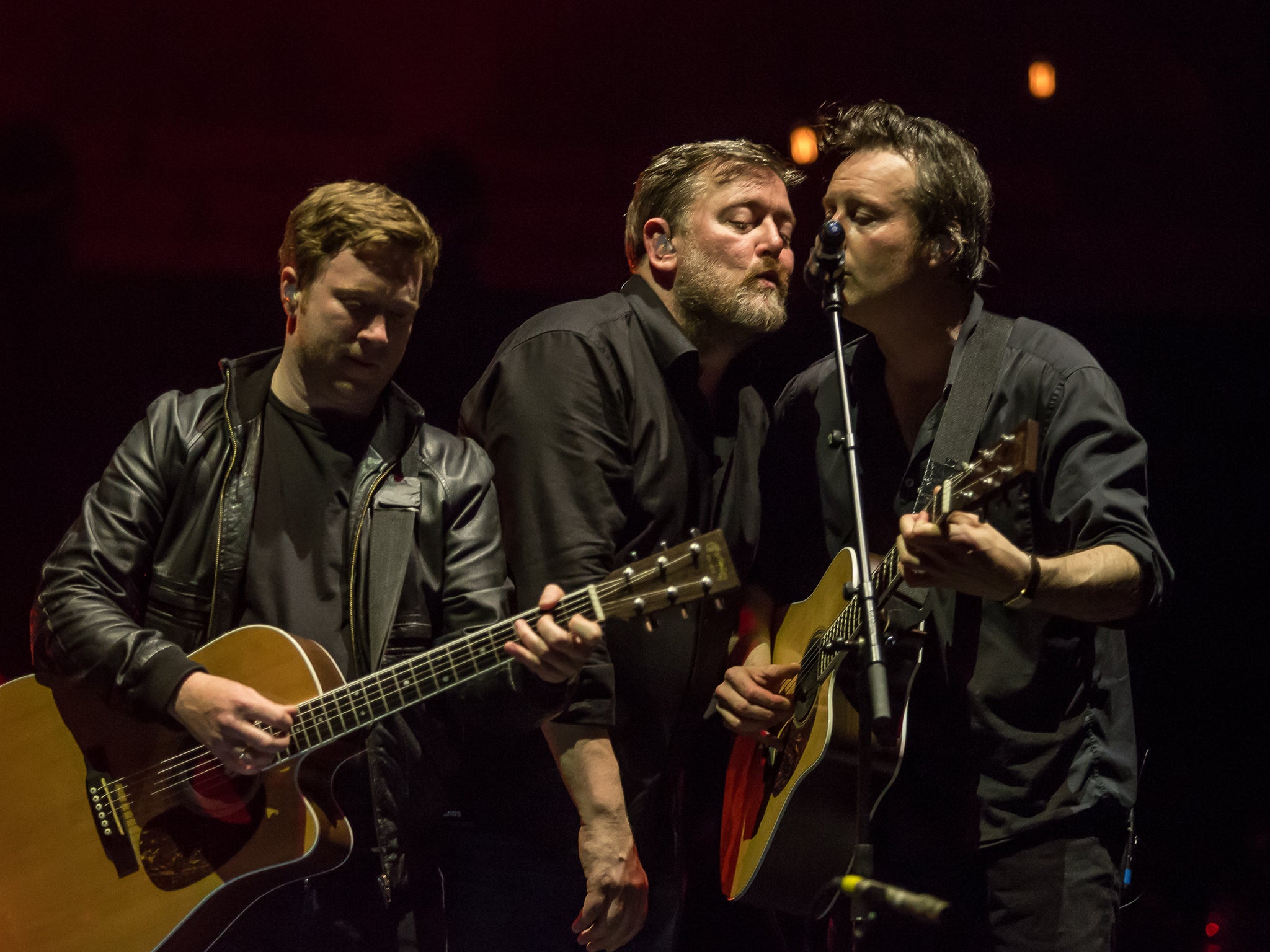 Guy Garvey performs 'I Don't Want To Set The World On Fire' with Nathan Sudders from The Whip (left) and Peter Jobson from I Am Kloot (right)
