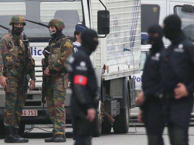 A man sparked an anti-terror operation in central Brussels after claiming he was wearing an explosives belt that could be triggered remotely