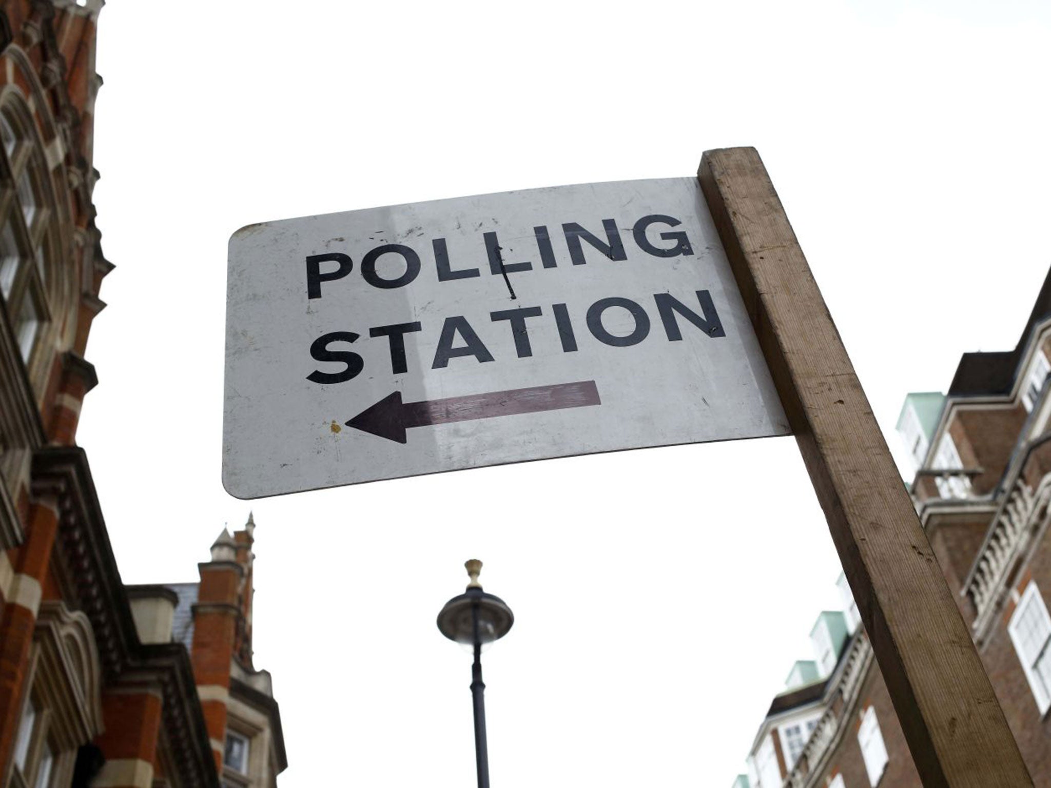 A polling station sign is seen in central London, Britain on 21 June 2016.