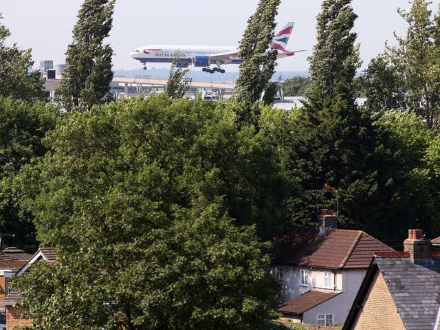 Planes landing at Heathrow create a substantial amount of noise and air pollution, issues that have previously delayed expansion
