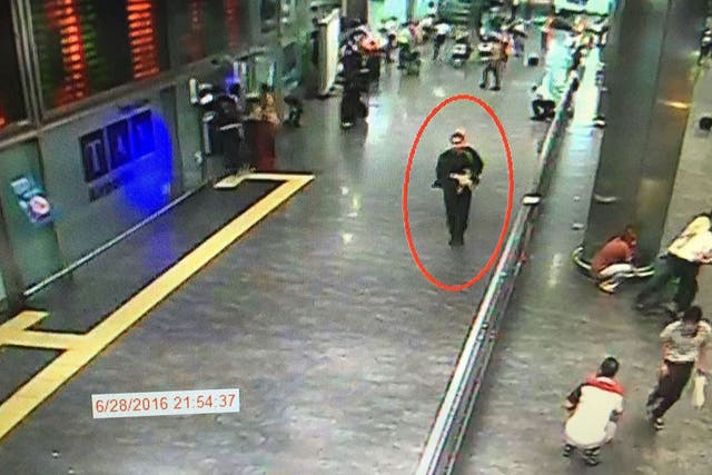 One of the suicide bomber at Istanbul Ataturk International Airport on the security cam