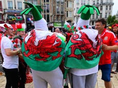 Wales vs Belgium: Belgian fans give guard of honour to travelling Welsh supporters