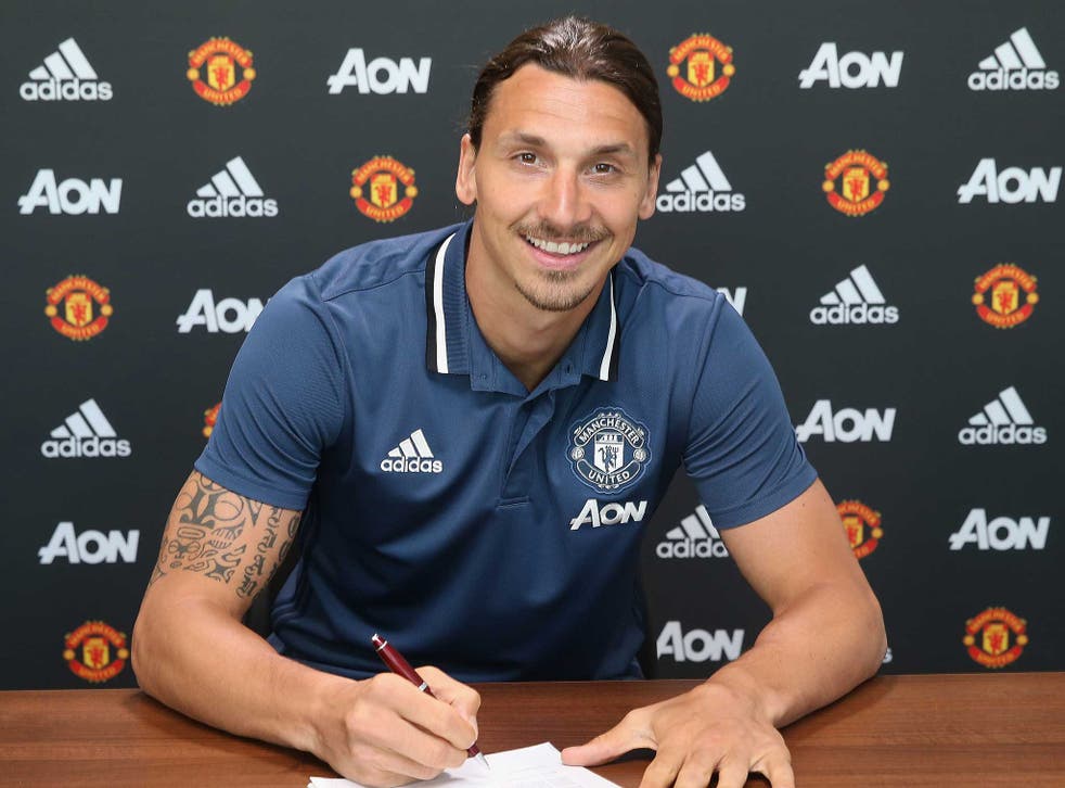 Zlatan Ibrahimovic signs his Manchester United contract