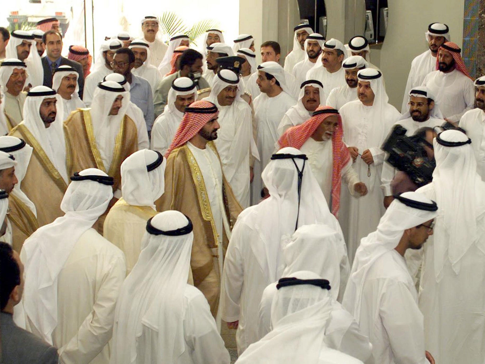 UAE tells men to avoid wearing national dress when ...