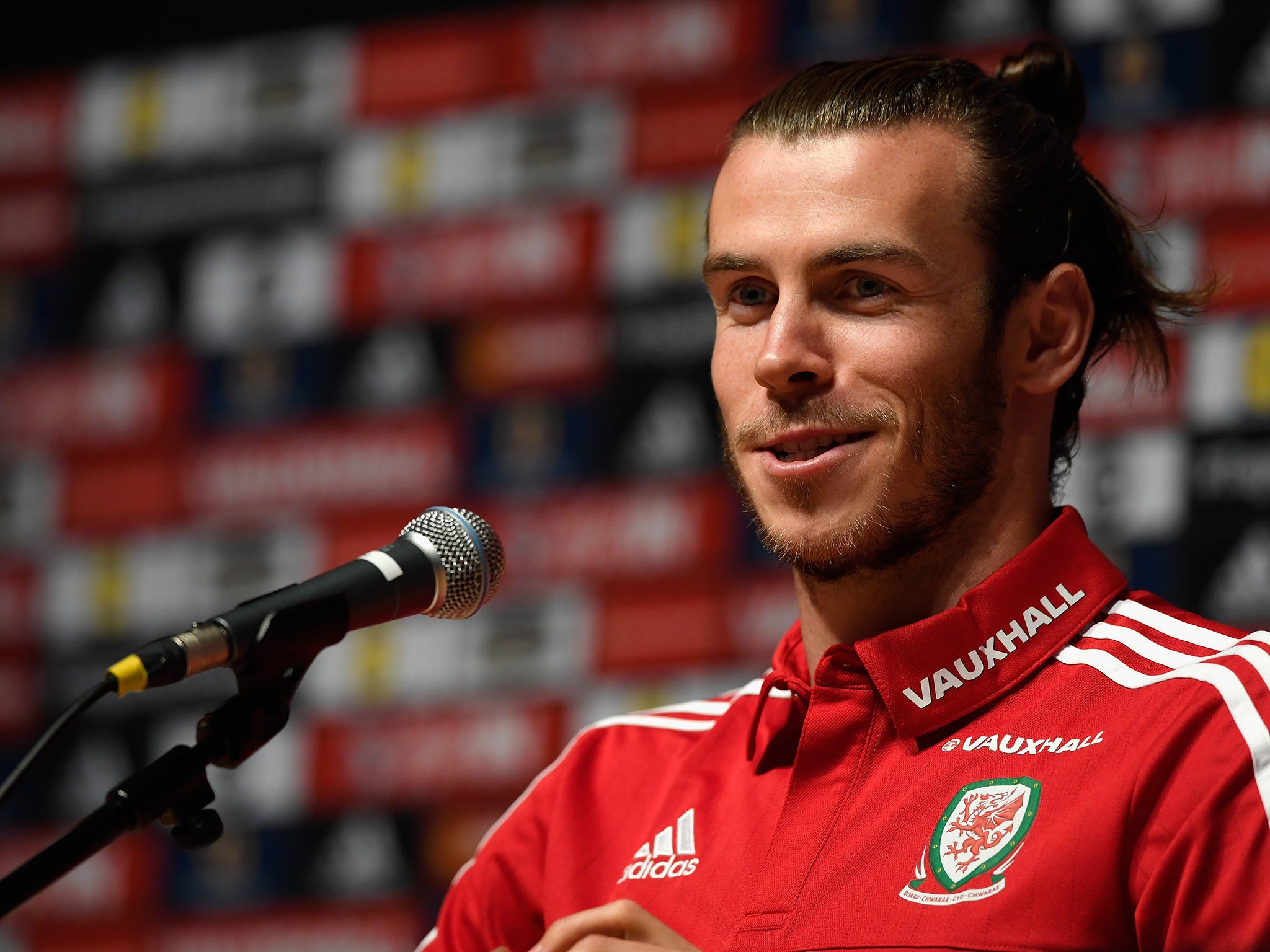 Bale was asked 11 questions about Ronaldo in total