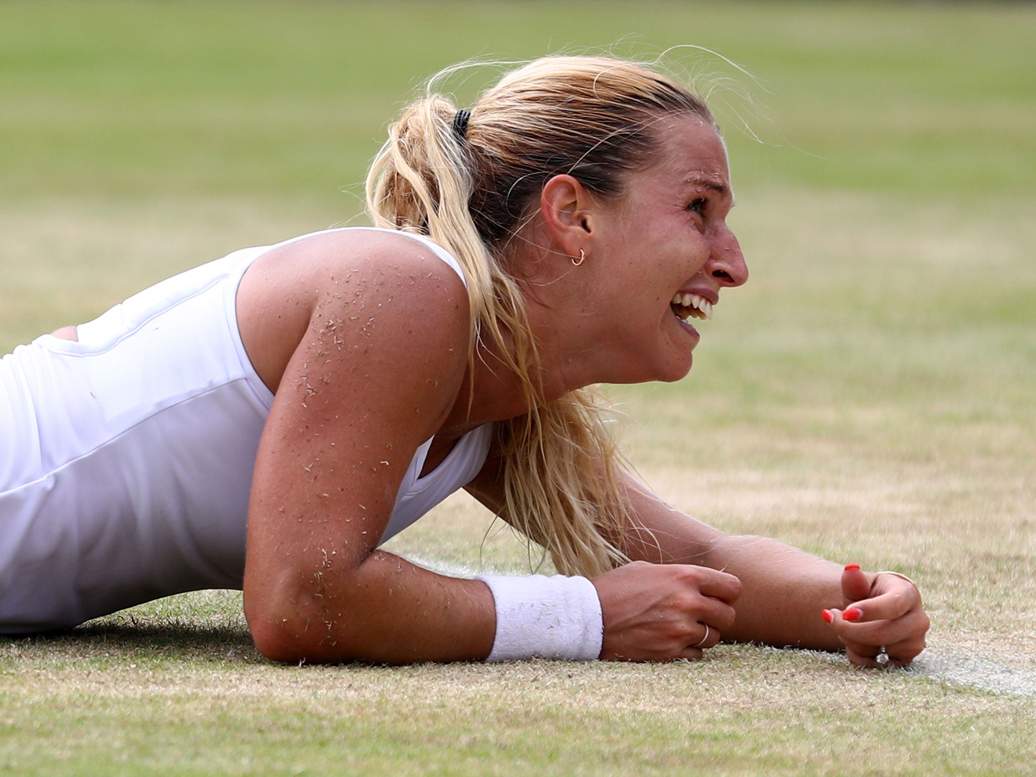 Dominika Cibulkova finally wins her match against Agnieszka Radwanska