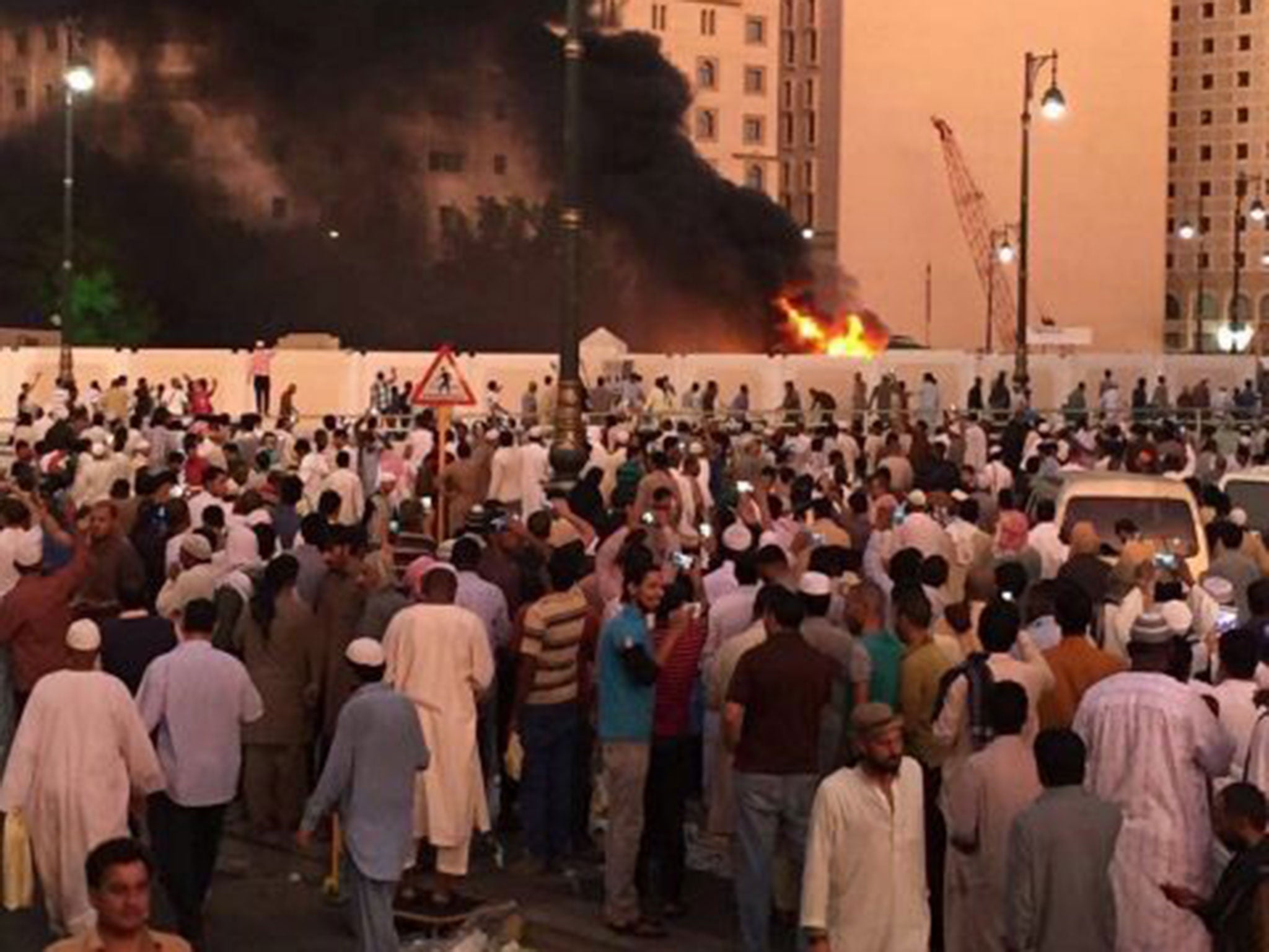 Medina Bombing Suicide Bomber Kills At Least Four In Attack On Prophets Mosque In Saudi Arabia