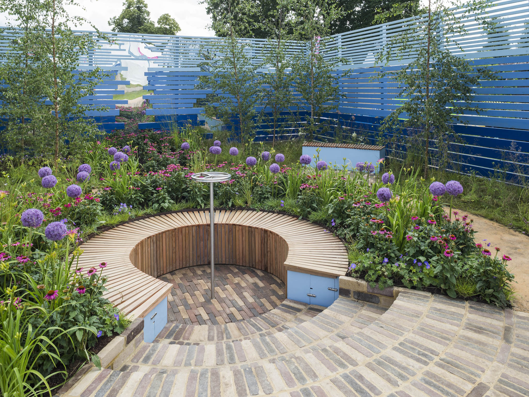 The Cancer Research garden is the show's first virtual reality garden which celebrates more than 100,000 people who left a gift to the charity