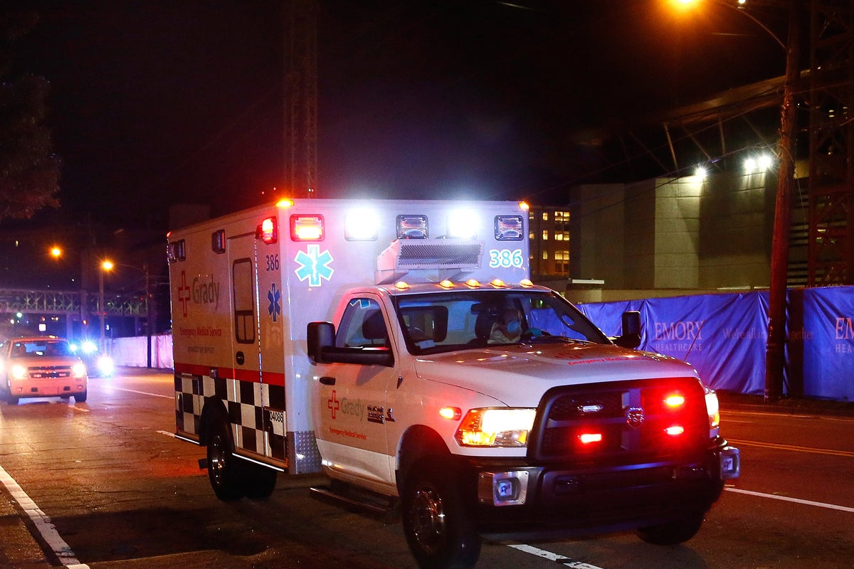 Paramedic posts powerful image revealing the bloody reality of ...