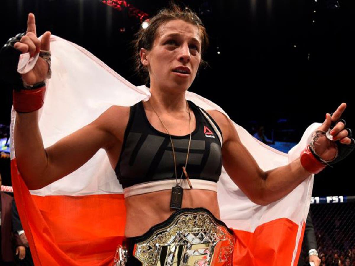 Joanna Jedrzejczyk survives major scare to retain title against Claudia Gad...