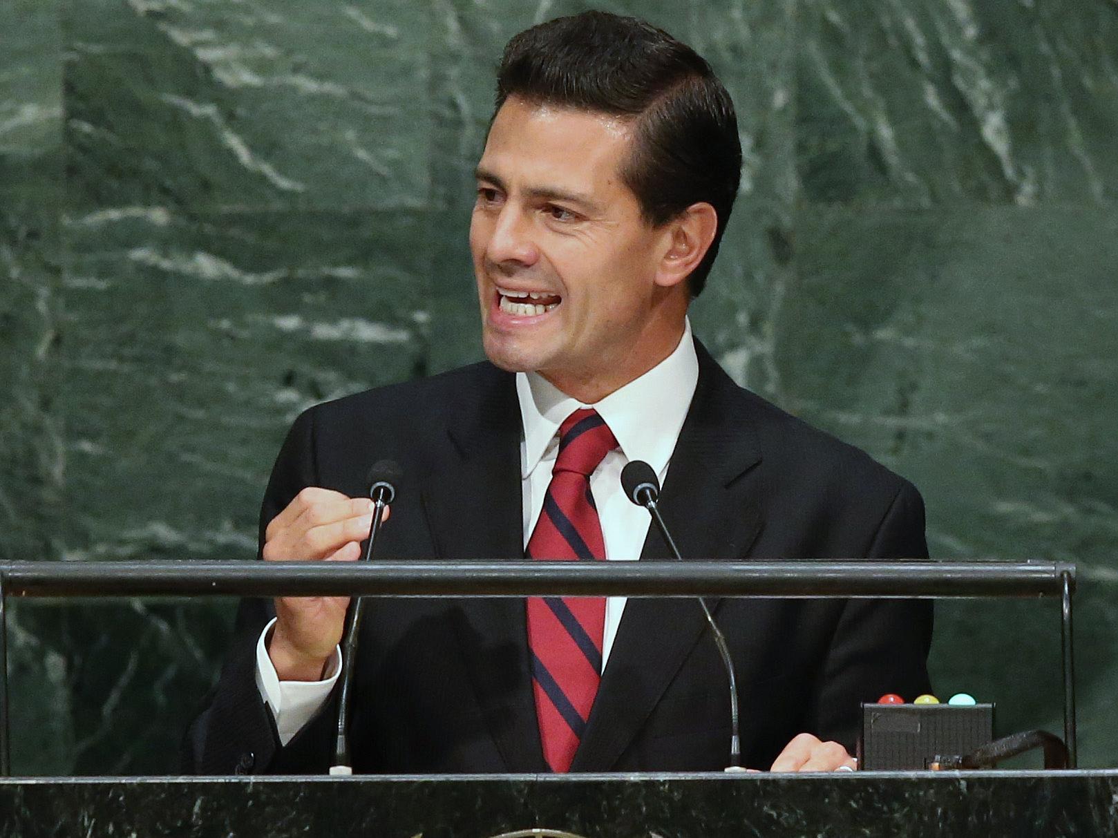 Enrique Peña-Nieto says that one million people cross the border between Mexico and the US every day