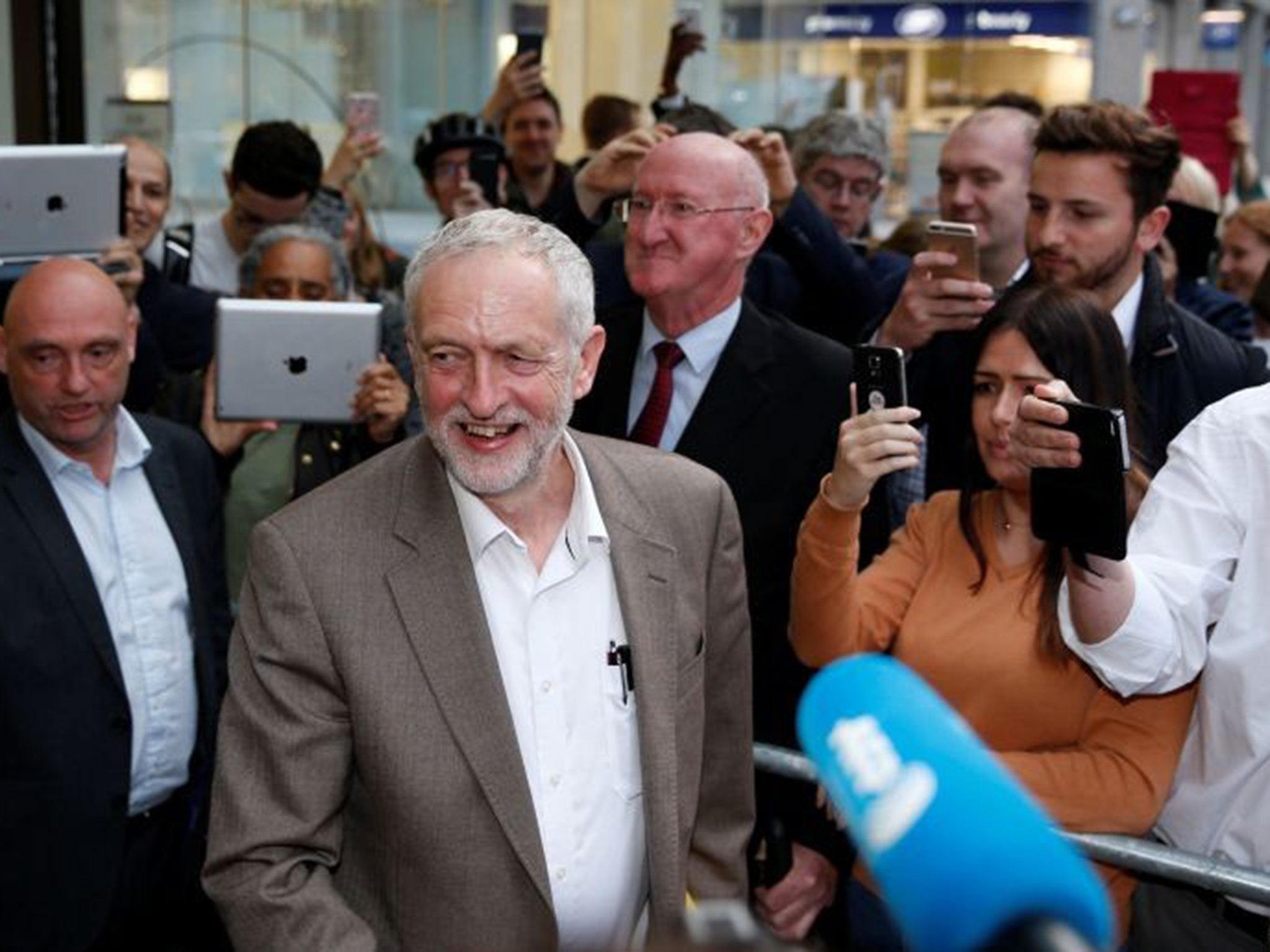 Jeremy Corbyn will get an automatic place on the ballot paper, the NEC has ruled