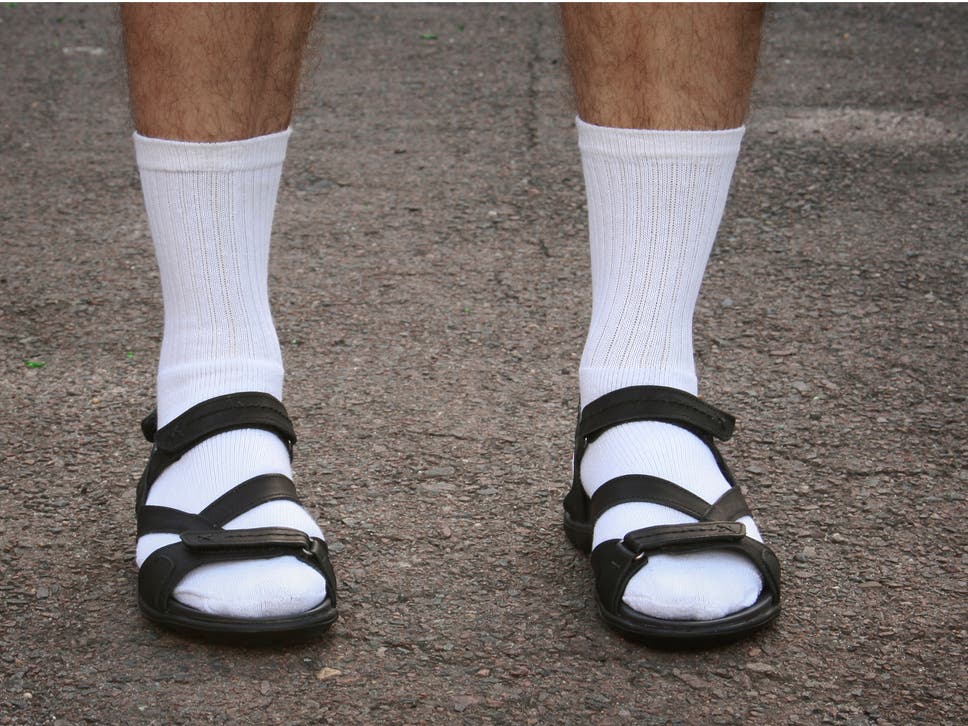 socks-with-sandals.jpg