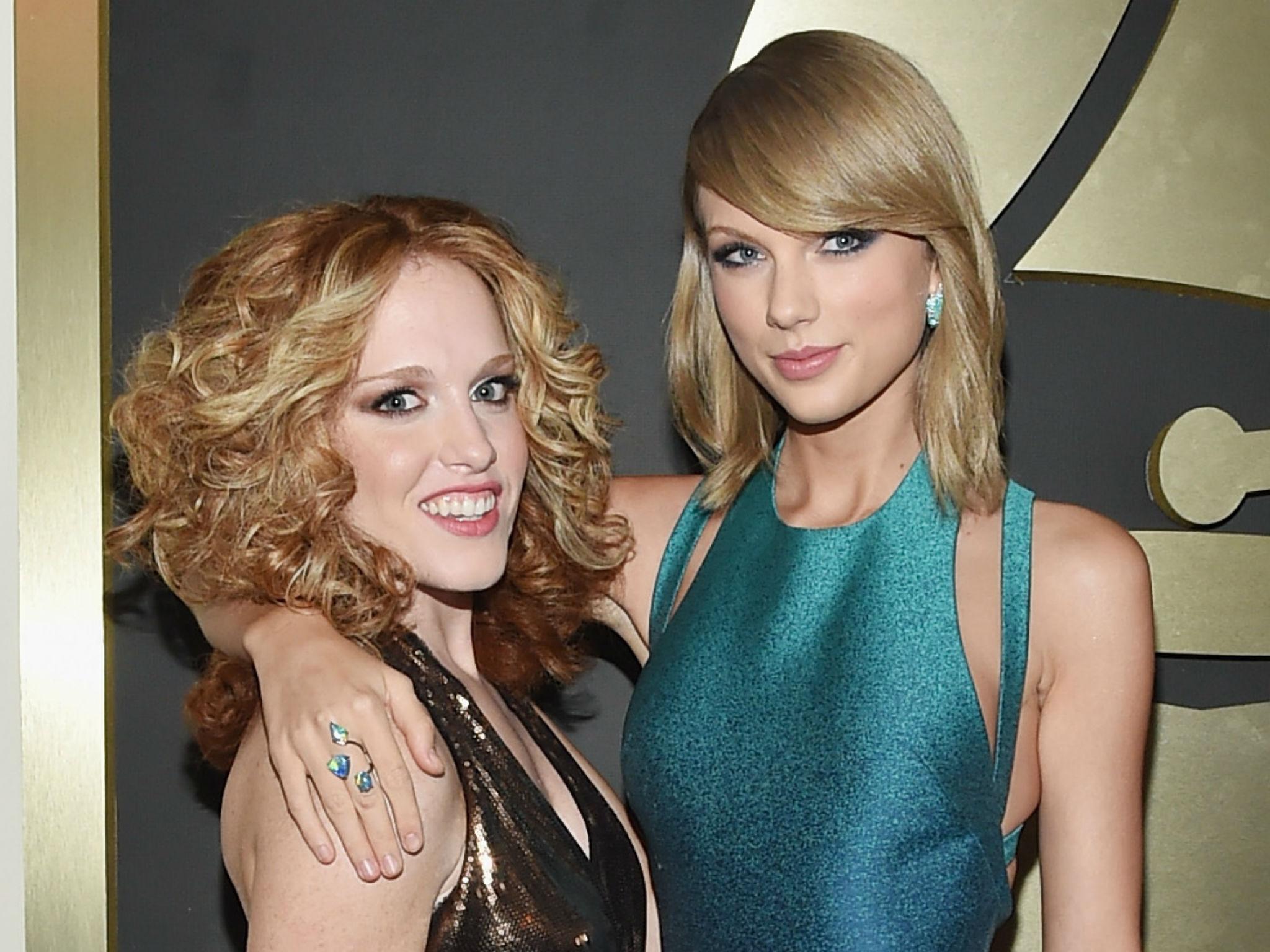 Abigail Anderson and Taylor Swift at the 2015 Grammy awards