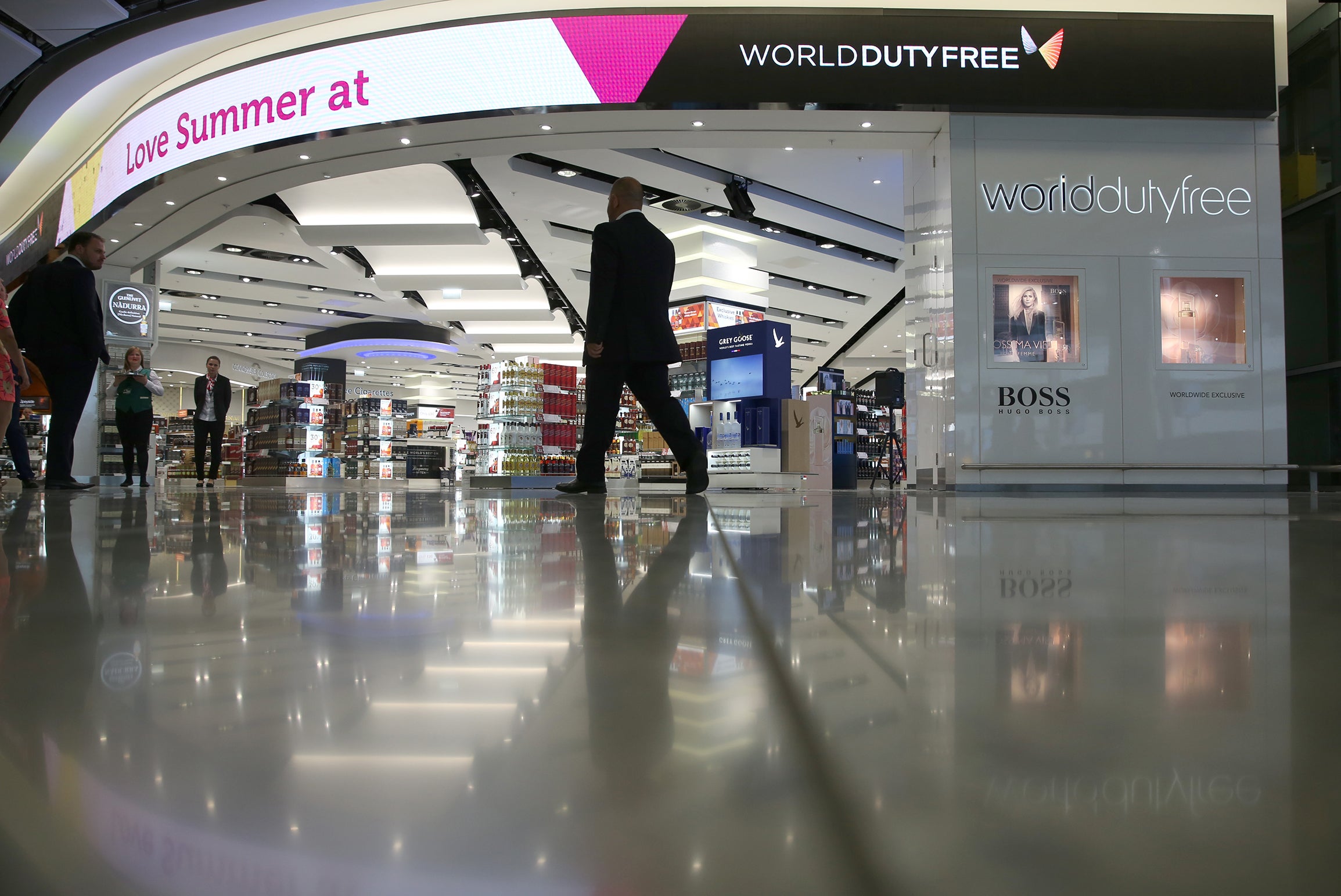 World Duty Free is the main duty free chain across the UK