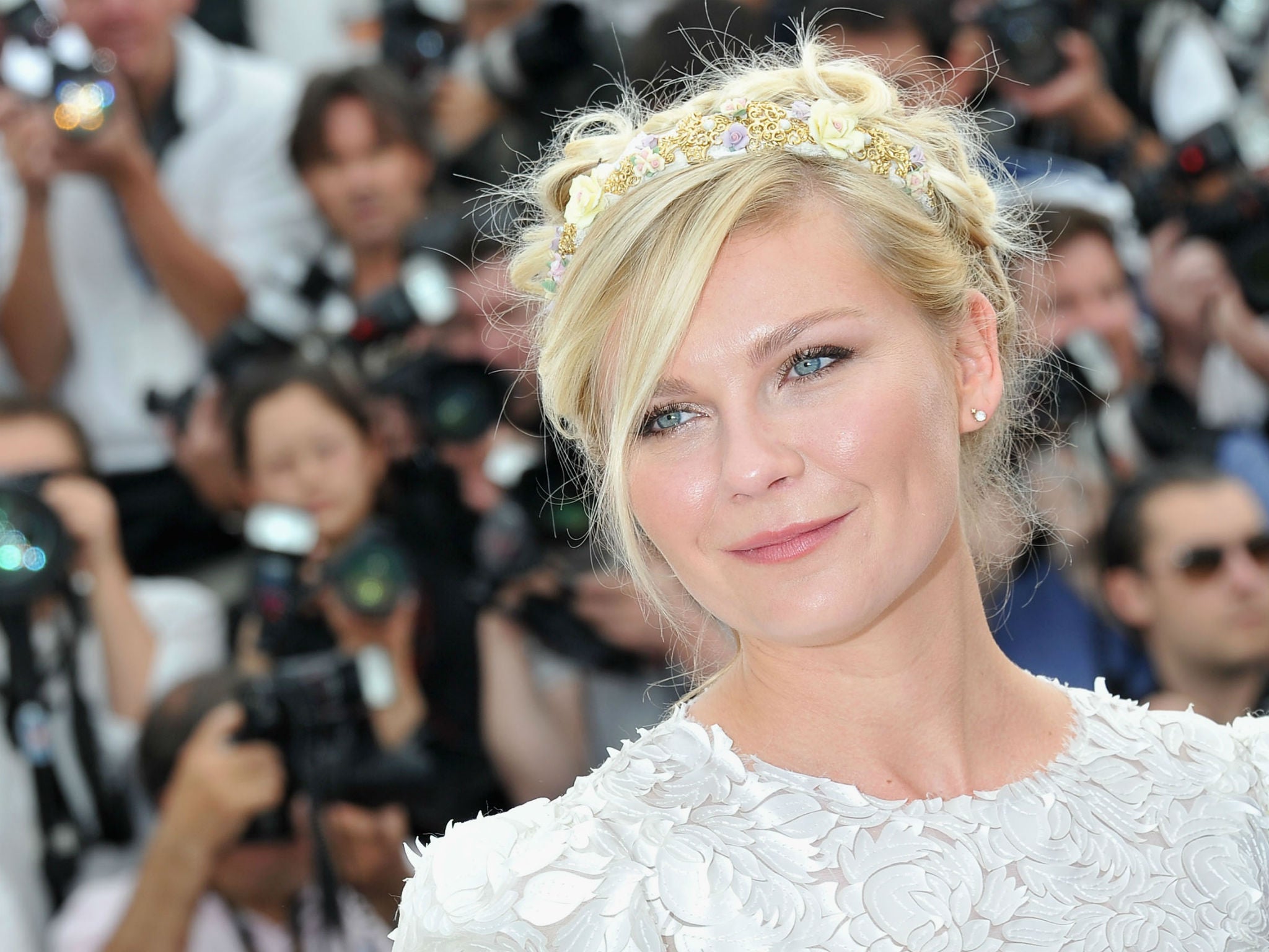 Kirsten Dunst will direct Dakota Fanning in the lead as Esther Greenwood