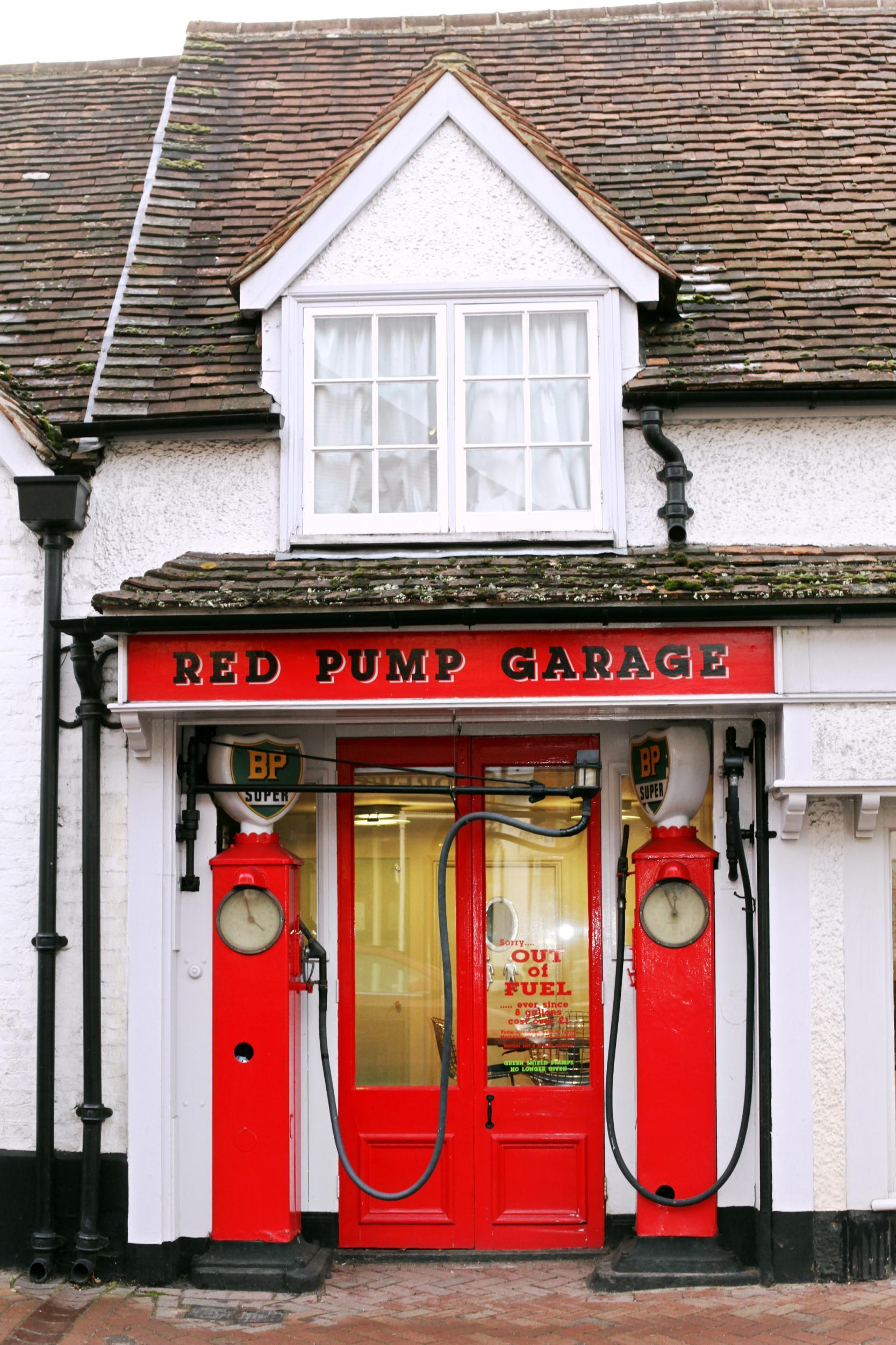 Red Pump Garage