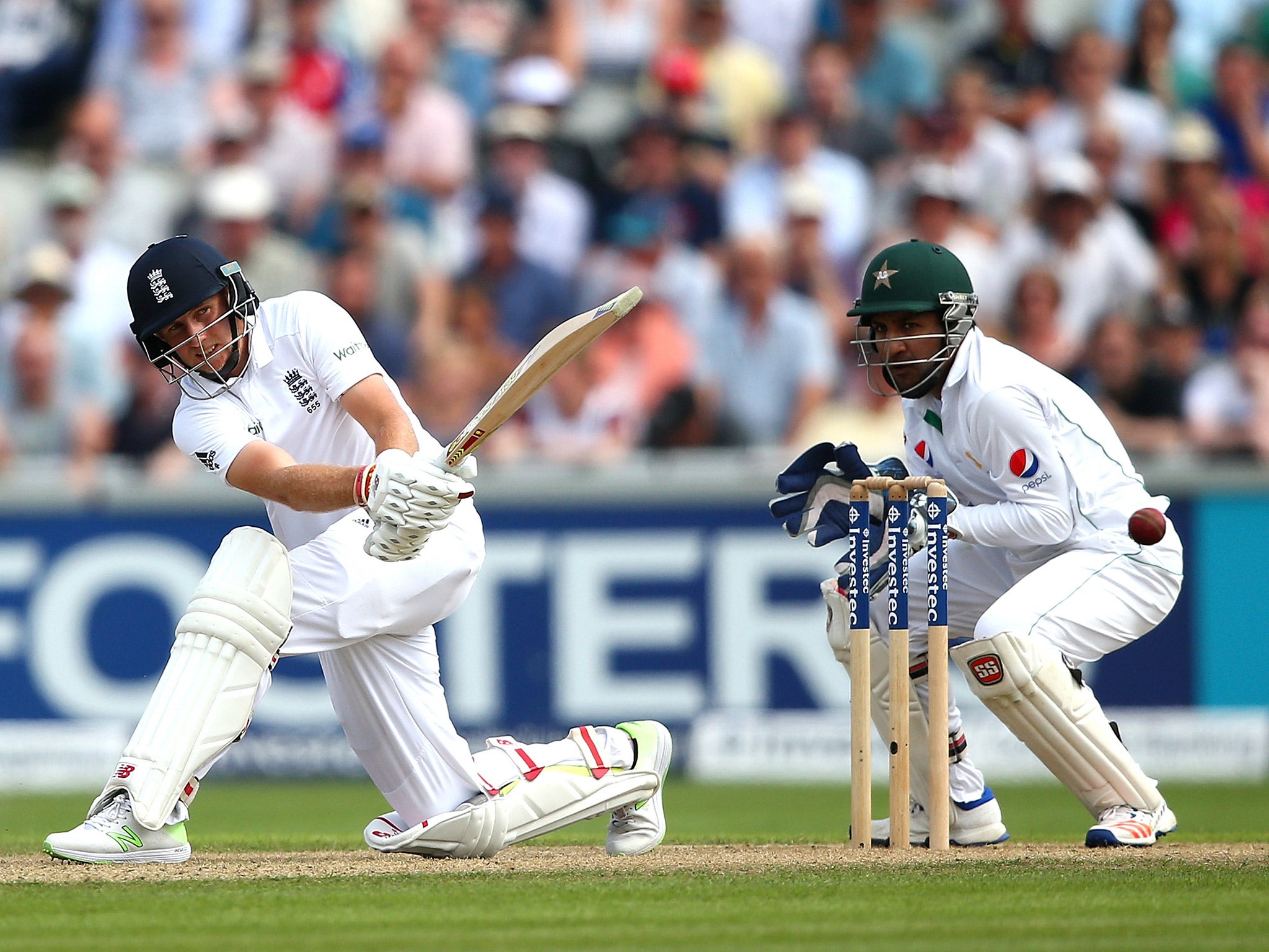 Joe Root on his way to passing 100 in the second Test against Pakistan