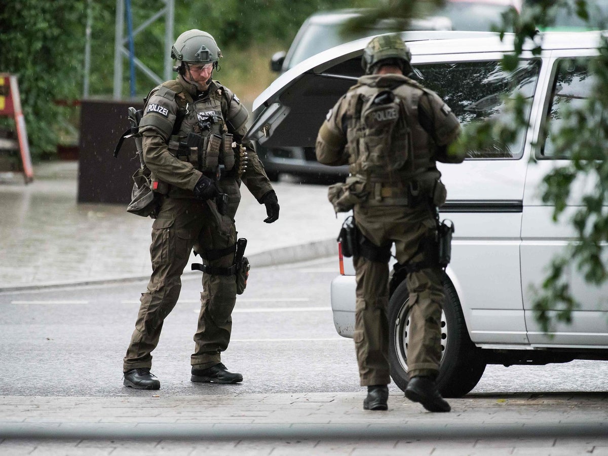 Munich Shooting Shots Fired At Oez Shopping Centre In German City The Independent The Independent