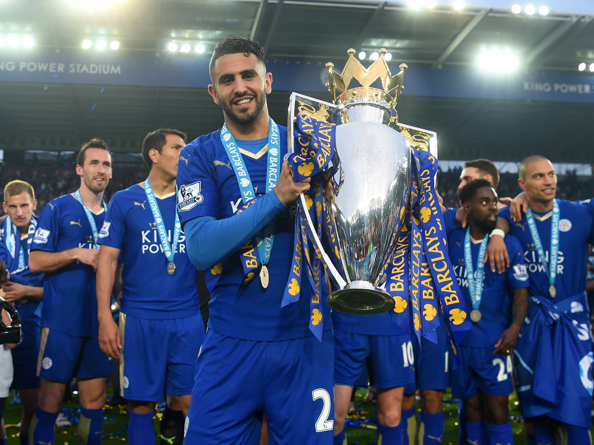 Mahrez poses with the Premier League trophy