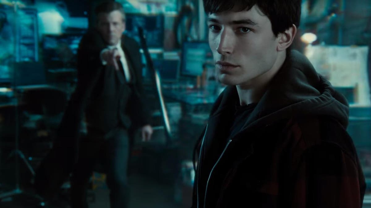 Bruce Wayne Lives In One Crossword Clue Justice League trailer: Ben Affleck's Batman recruits his super-powered