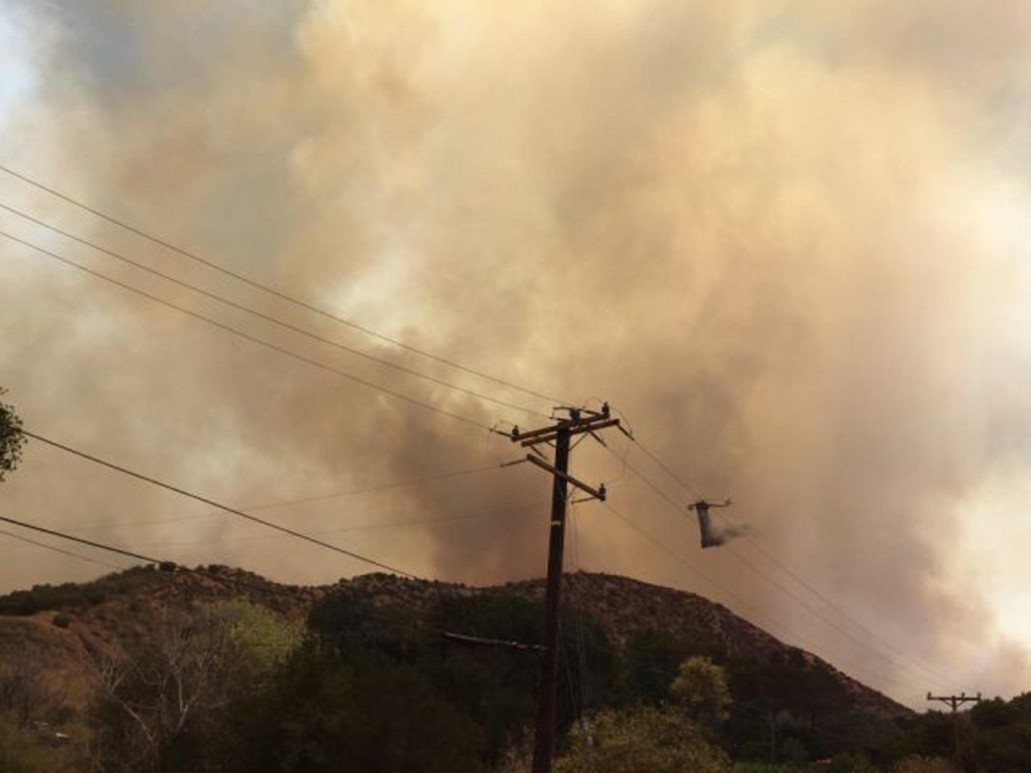 Santa Clarita fire Dead body found in burned car as California