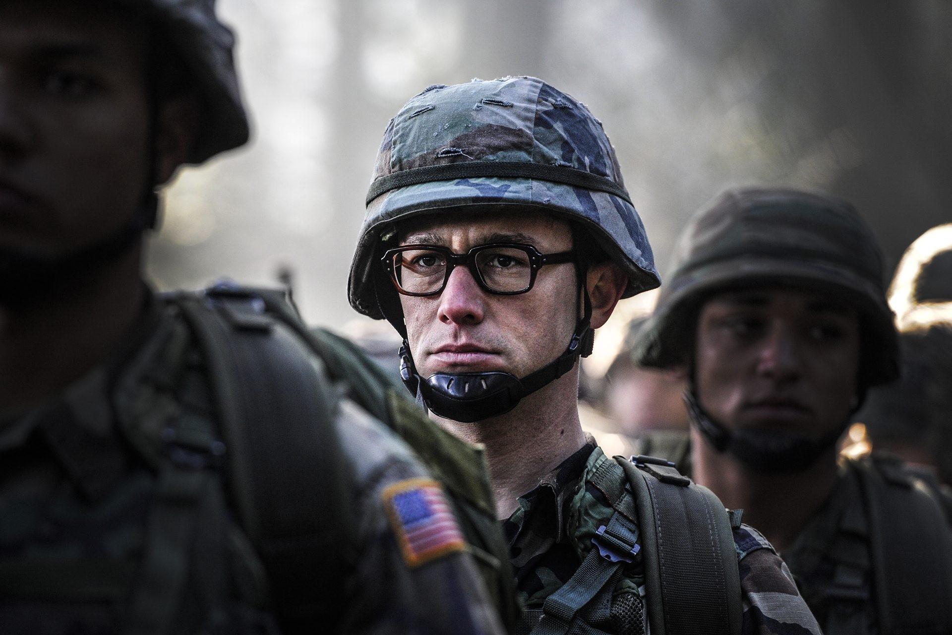 Joseph Gordon-Levitt gives an impeccable performance in his portrayal of Snowden