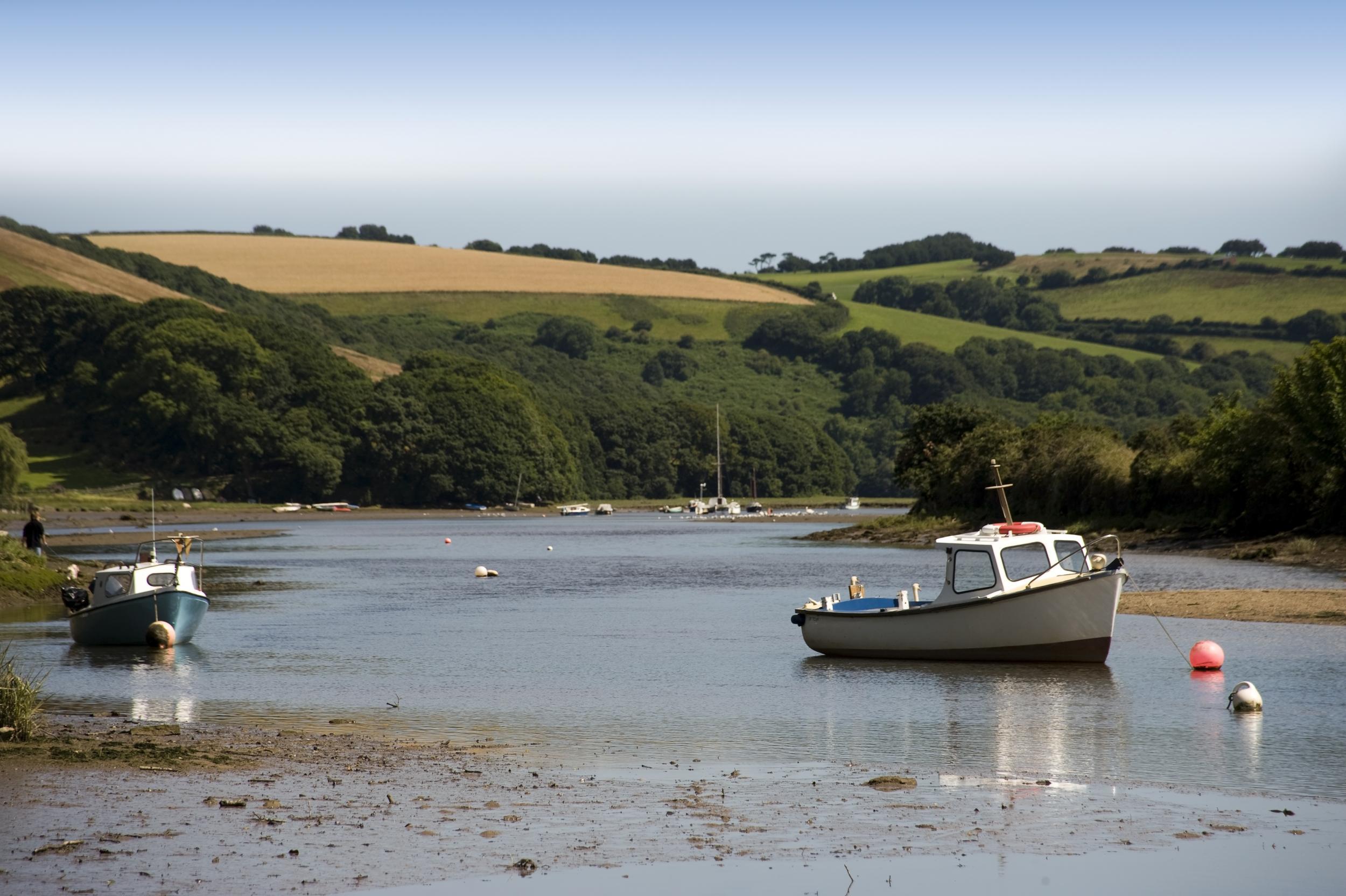 &#13;
The Avon with its secluded inlets and idyllic rolling backdrops &#13;