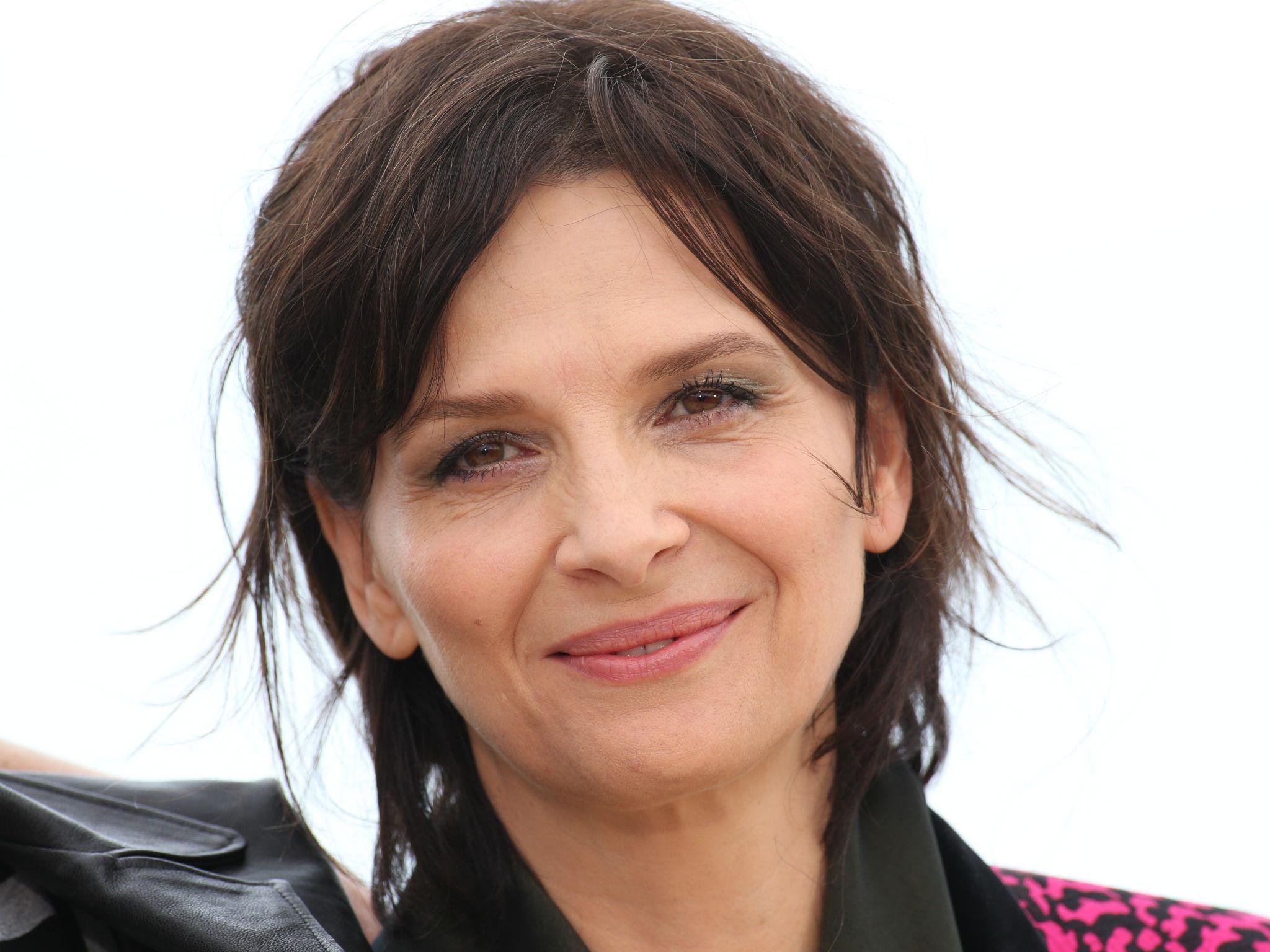 Juliette Binoche attends the ‘Slack Bay’ photocall at the 69th Cannes Film Festival