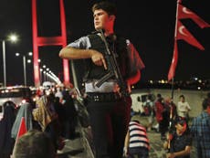 Turkey coup: 11 soldiers arrested over President Erdogan 'kidnap attempt'