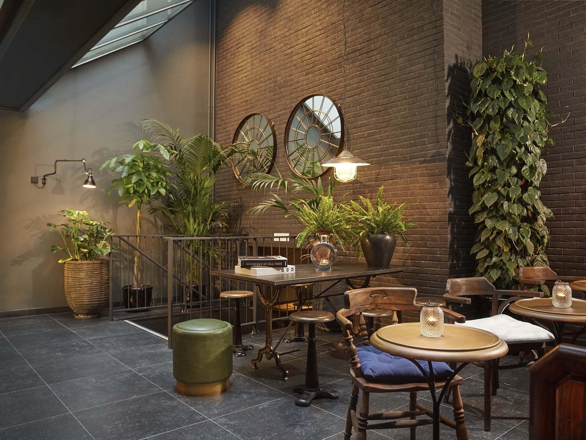 The 400-year-old buildings comprising the Pulitzer Amsterdam are rejuvenated with modern-day luxury elements.