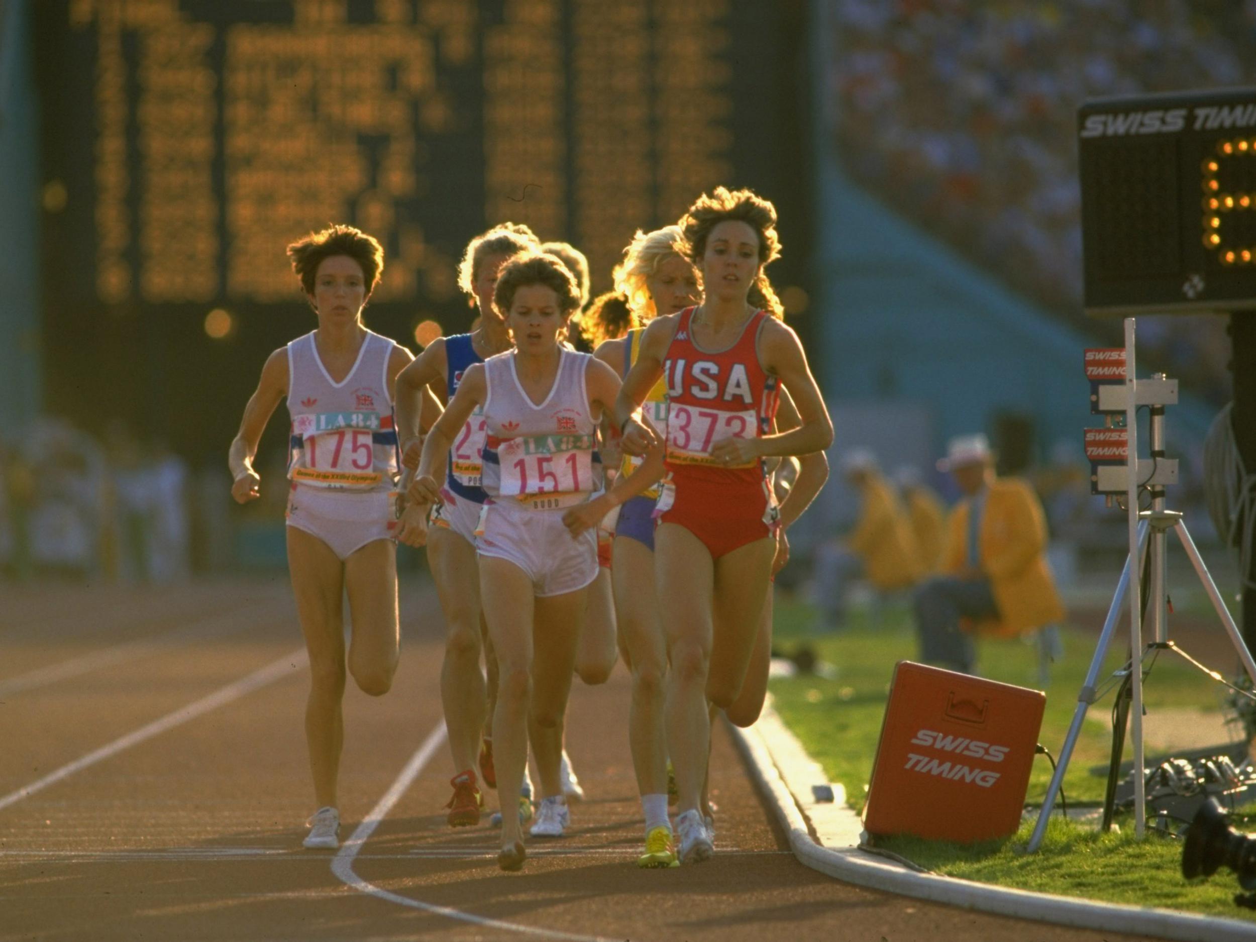 Zola Budd and Mary Decker before the incident in the 3000m final