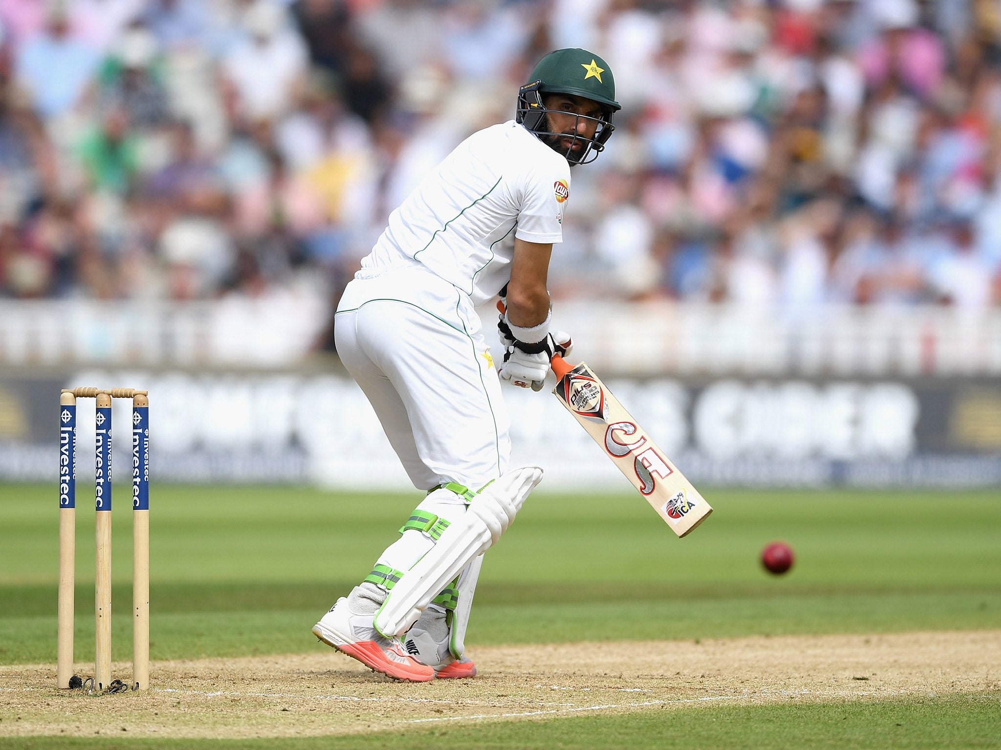 Misbah-ul-Haq reached lunch unbeaten on 44 as Pakistan started to build a first-innings lead over England