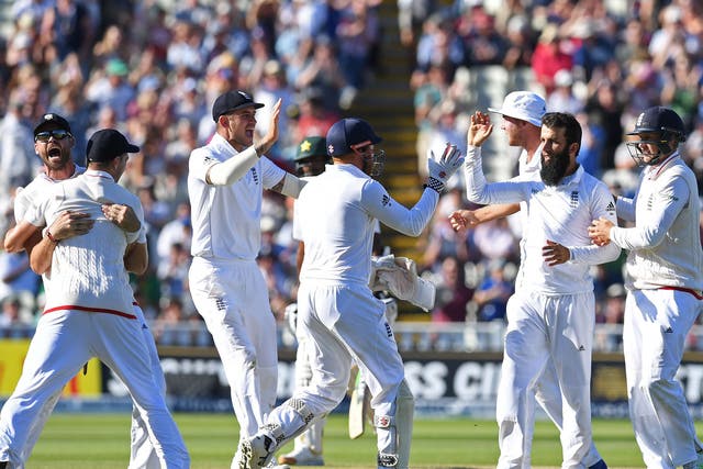 Moeen Ali celebrate with his England teammates after taking the final Pakistan wicket of Sohail Khan
