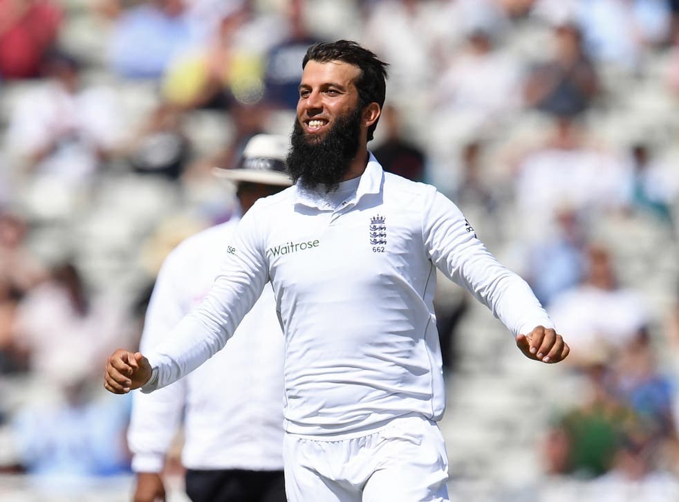 Moeen Ali took the most important wicket as England secured victory over Pakistan