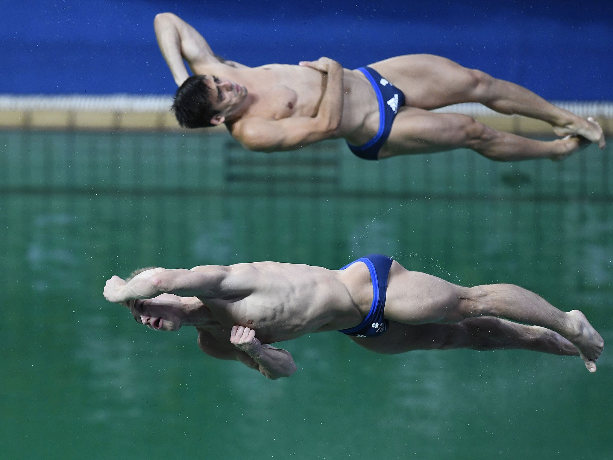 Laugher and Mears competing in the 3m synchro diving