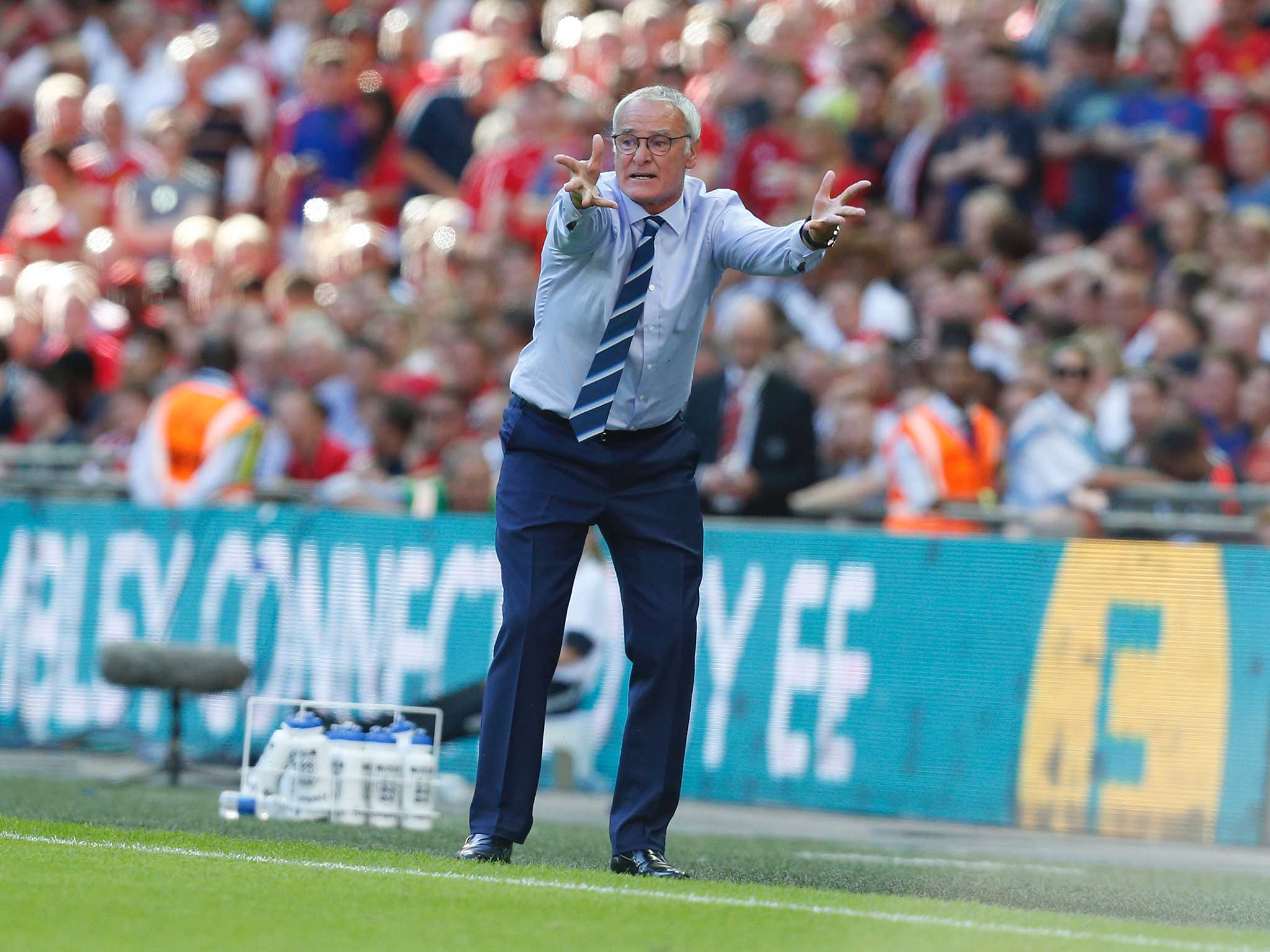 Claudio Ranieri gives his Leicester players instructions during the Community Shield