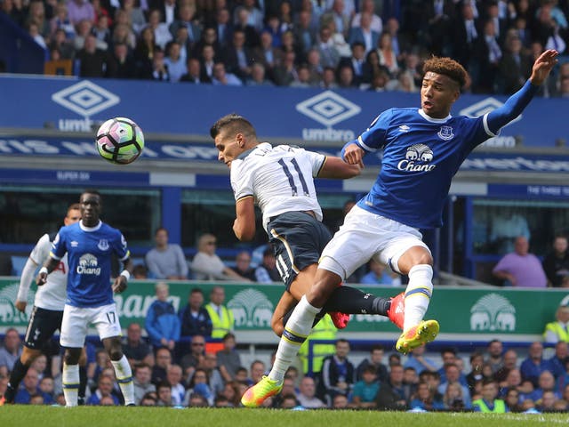 Erik Lamela heads in Tottenham's equaliser against Everton