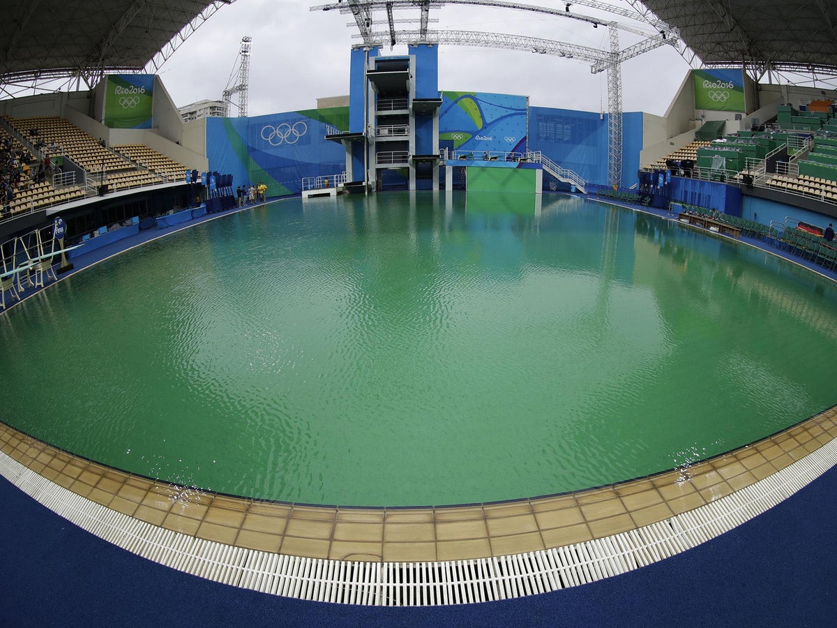 Rio 16 Green Olympic Pool Drained As Organisers Reveal Hydrogen Peroxide Caused Colour Change The Independent The Independent