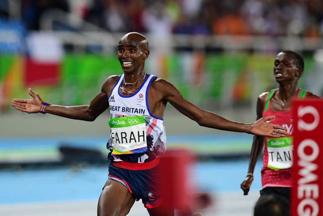 Mo crosses the line for gold