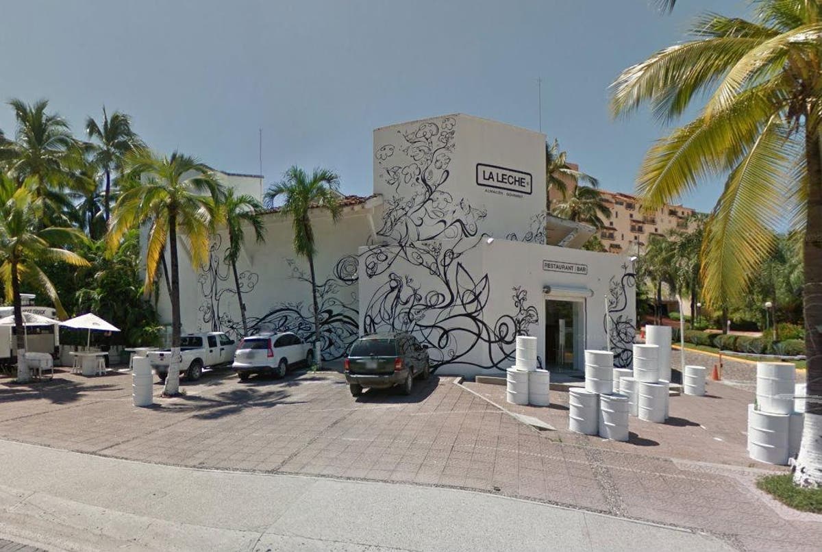 Puerto Vallarta: Gunmen abduct multiple people from Mexican restaurant |  The Independent | The Independent